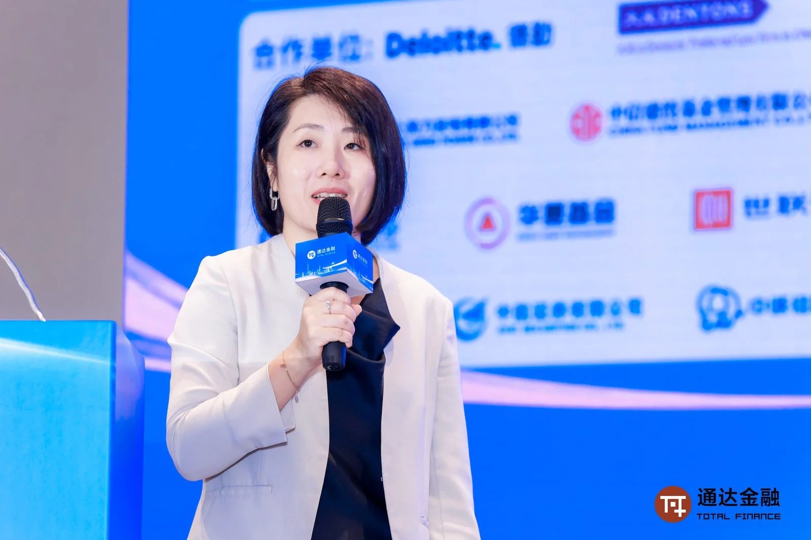 17526326746893.jpg 8b111b8986261e5ee05ea71cbd1e749c.jpg